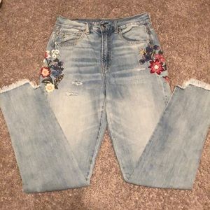 Embroidered American Eagle mom jeans